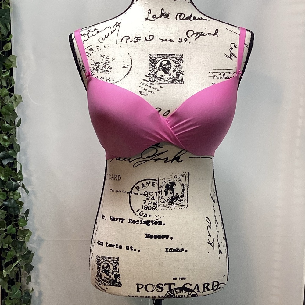 Victoria’s Secret Lined Demi bra. Hot pink. 36D